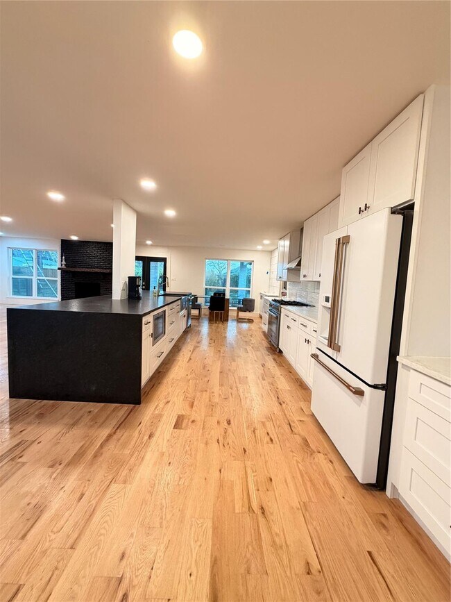 Building Photo - 7806 Rolling Acres Dr