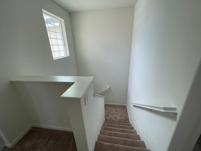 Building Photo - 3963 Samuelson Way