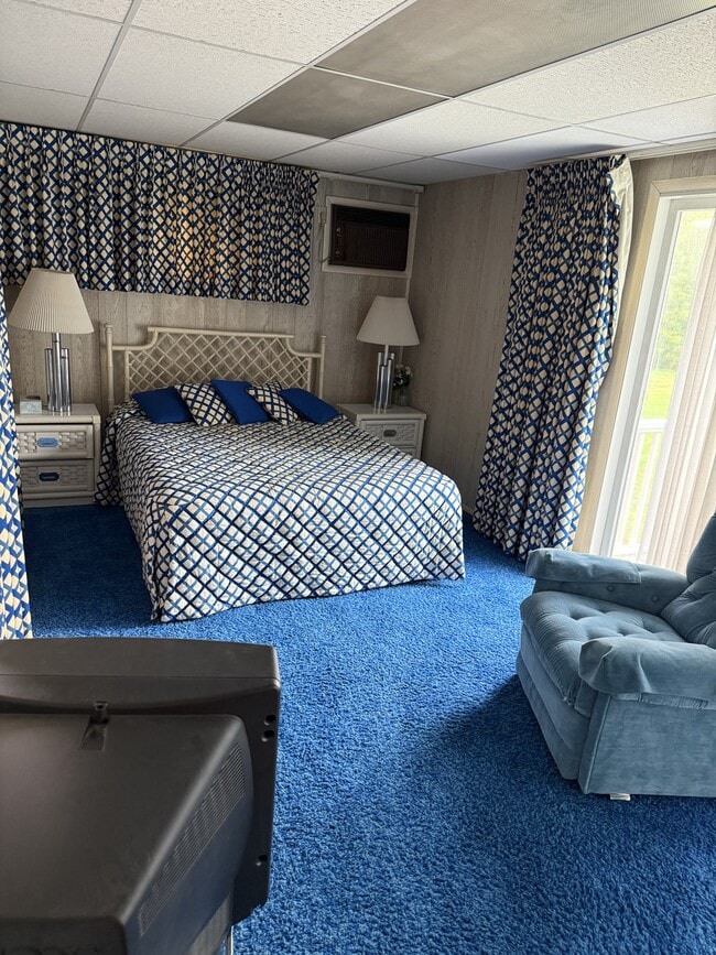 Building Photo - 52 Ostrum Rd