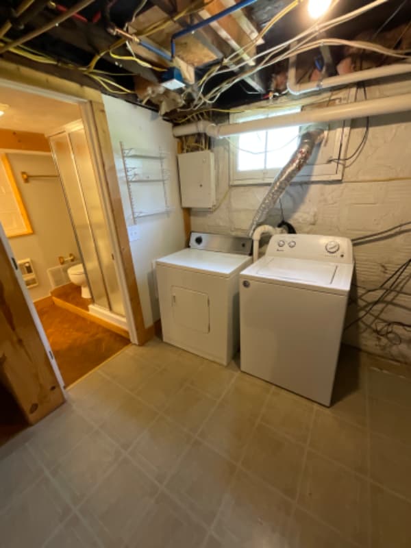 Building Photo - 416 E Hillside Dr