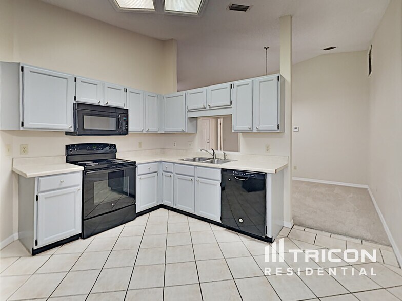 Building Photo - 7081 Swamp Flower Ln