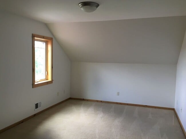 Building Photo - Gorgeous 3 Bedroom Home in Elk Grove Commu...