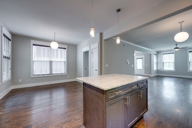 Building Photo - Beautiful 3-bed, 2.5-bath home offering 2,003 sq ft in the heart of East Nashville