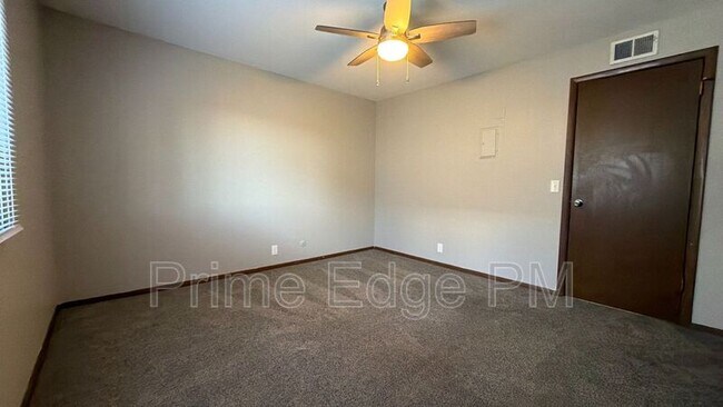 Building Photo - 4520 Calvert St