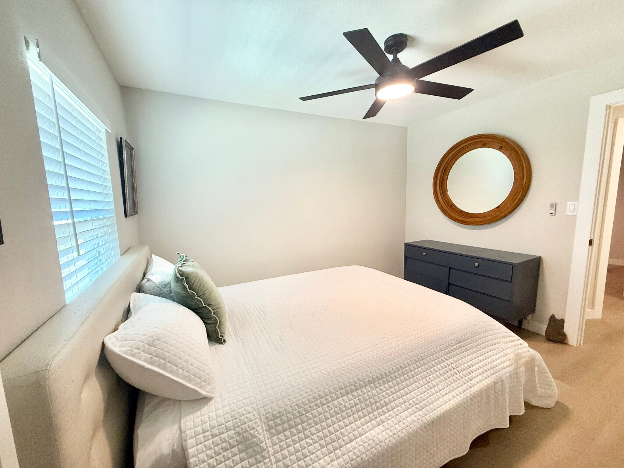 Building Photo - 201 S Mitchell St