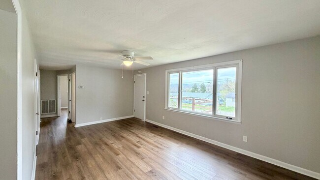 Building Photo - Updated One-Level Brick Home with Mountain Views