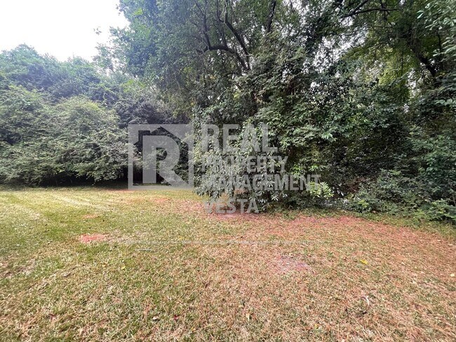 Building Photo - 3163 Highpoint Dr