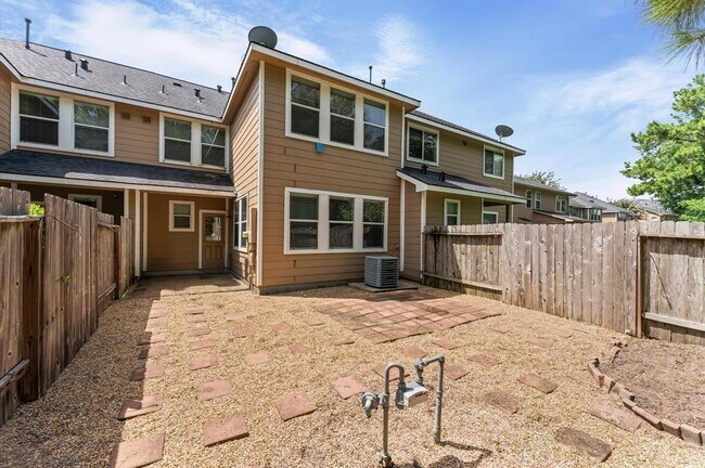 Building Photo - 13031 Iris Garden Ln