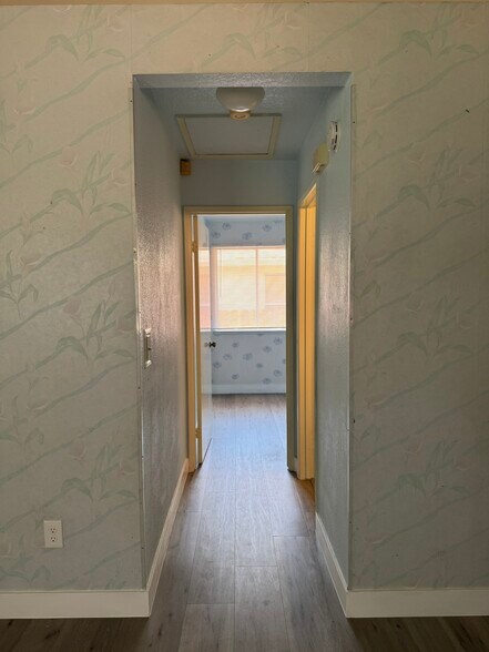 2nd Bedroom - 1070 Camellia Ln
