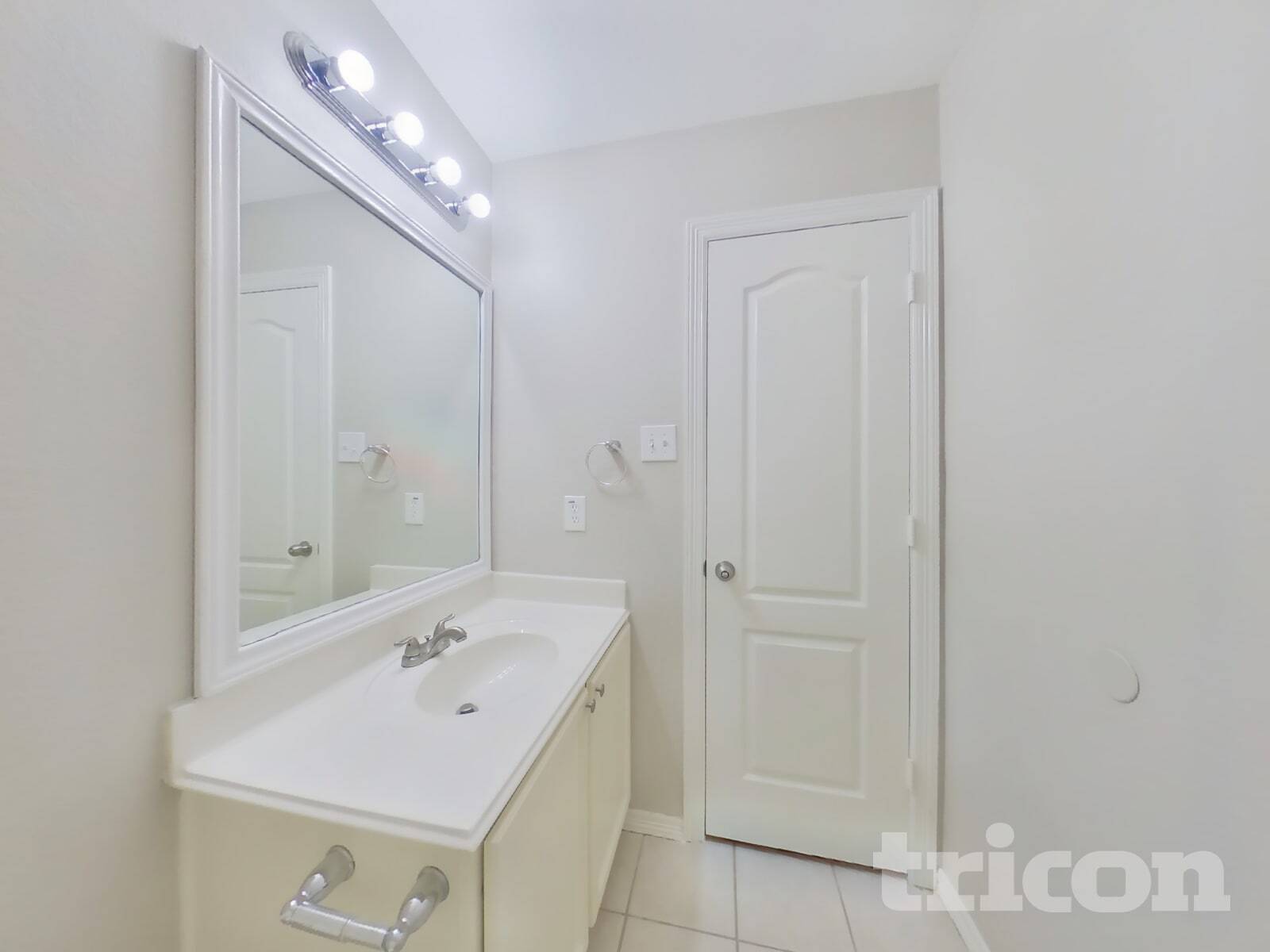 Building Photo - 2002 Briar Grove Dr