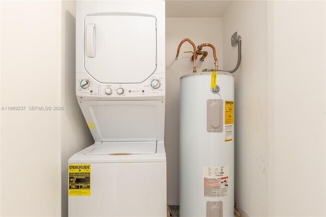 Building Photo - 3350 SW 27th Ave