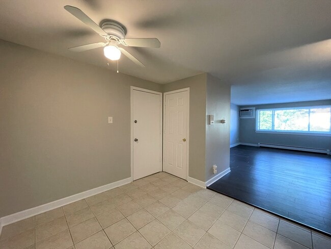 Building Photo - 8816 Briar Ct