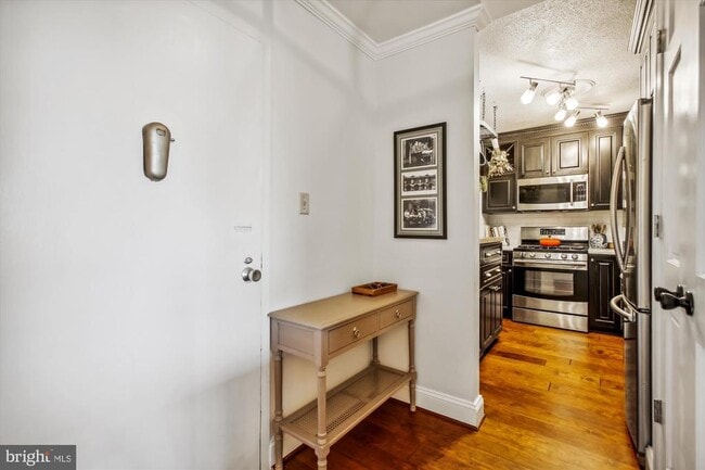 Building Photo - 801 S Pitt St