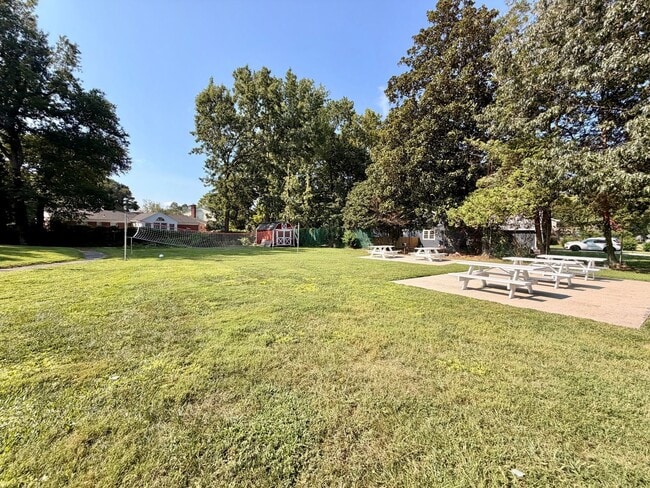 Building Photo - 1012 Antioch Cir