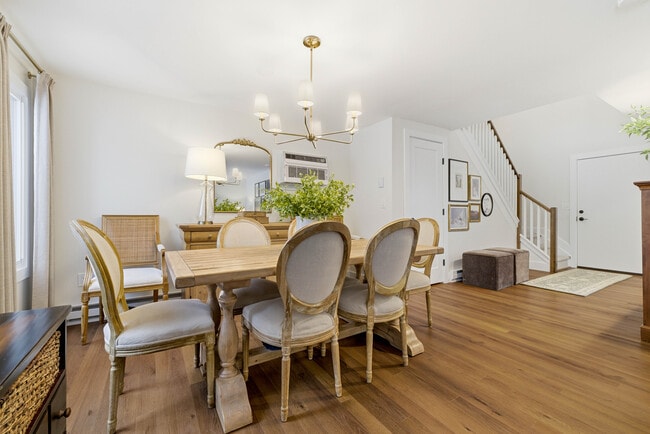 Building Photo - 60 Cinnamon Spring