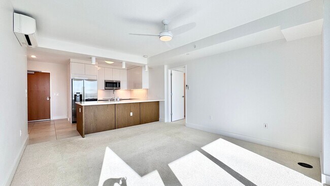Building Photo - PET FRIENDLY! BEAUTIFUL 2 BEDROOM UNIT ON ...