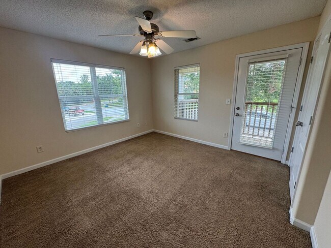 Building Photo - 118 Fern Ridge Ct