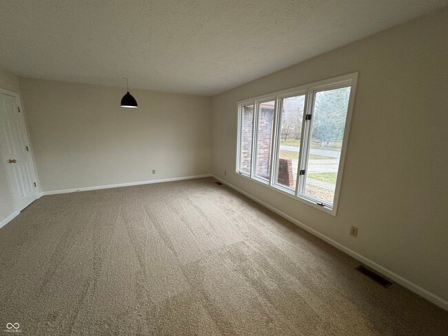 Building Photo - 488 Orchardview Dr