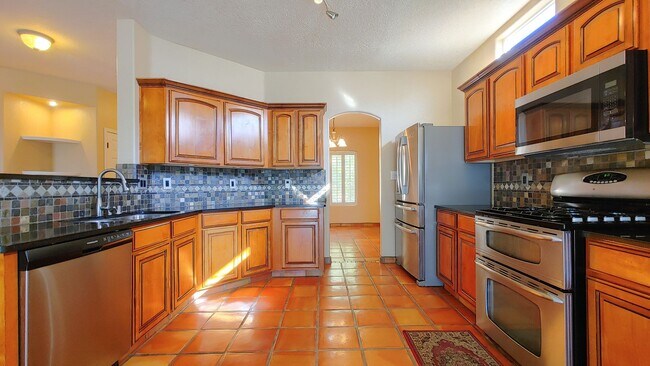 Building Photo - Magnificent 4 Bedroom, 2.5 Bath in Rio Rancho!