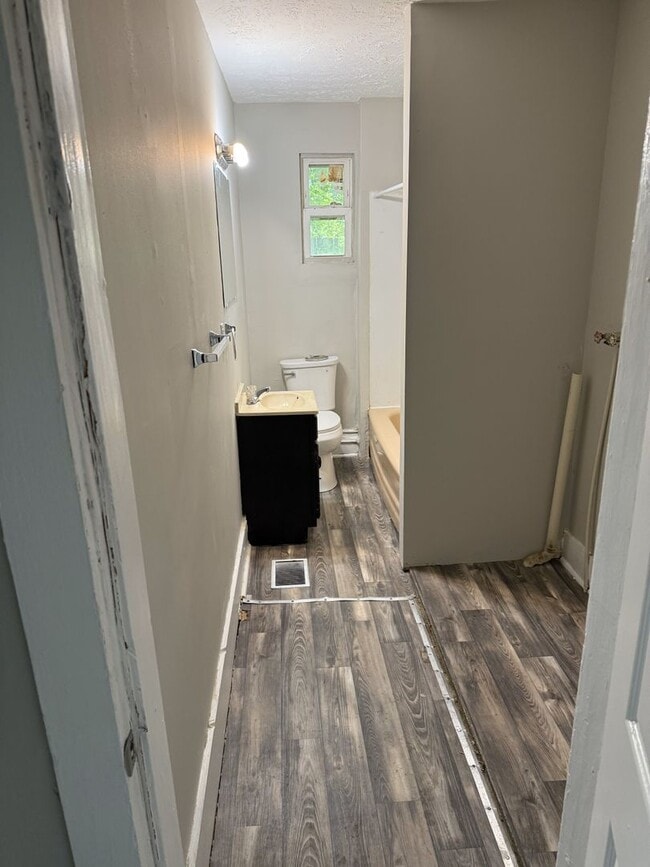 Building Photo - Adorable 2BR/1BA house**June 2025 Special!...