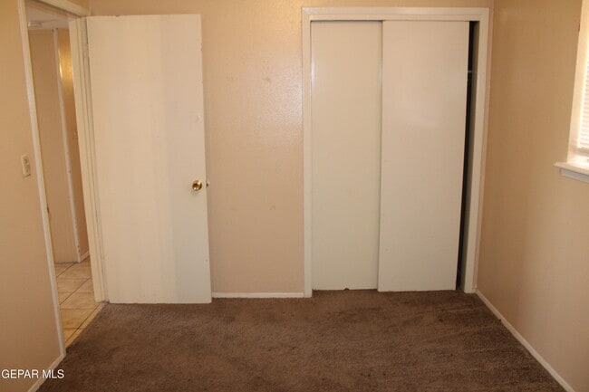 Building Photo - 5817 Blackhawk Dr