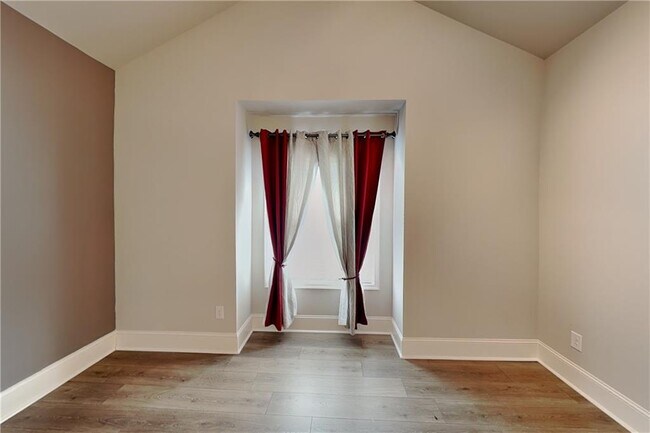 Building Photo - 6945 Daylily Ln