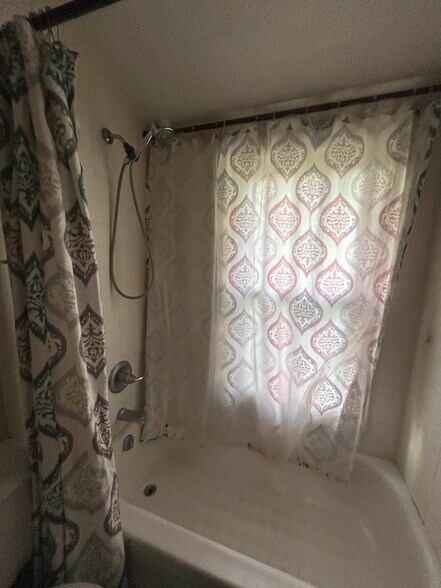 Building Photo - 1536 W 45th St