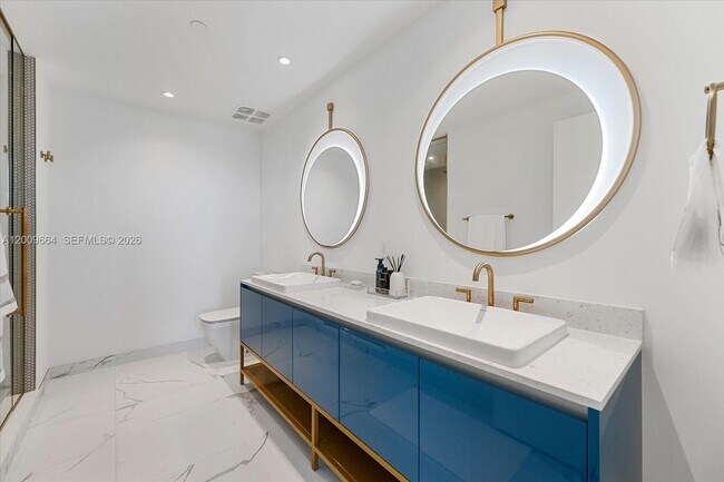 Building Photo - 2678 Tigertail Ave