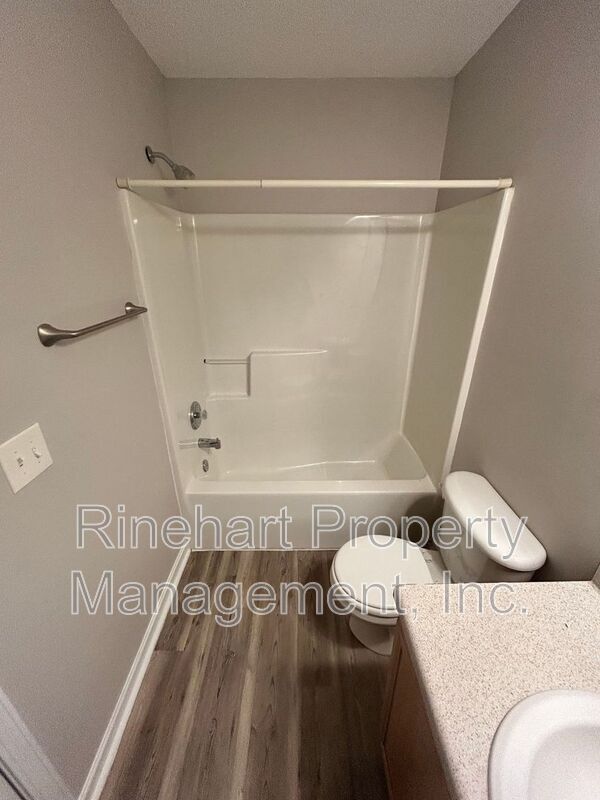 Building Photo - 1379 Pampas Cir