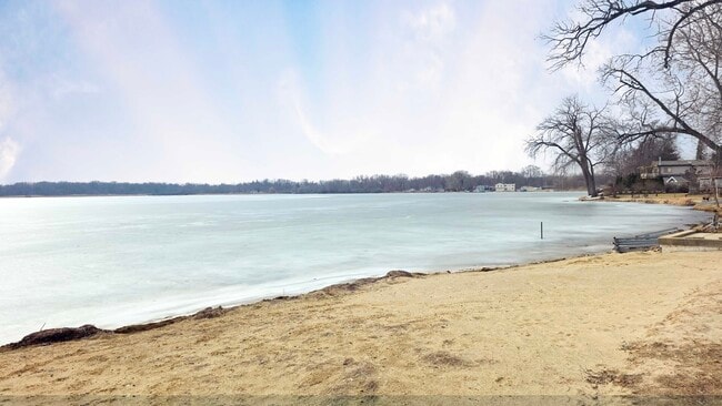 Building Photo - 2512 S Michael Ct