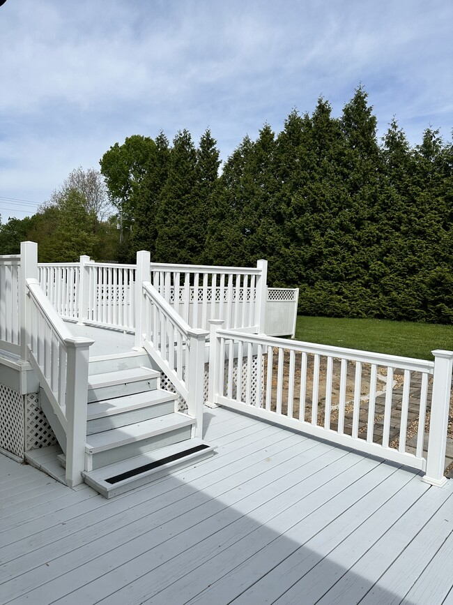 Building Photo - 644 Holly Vista Dr