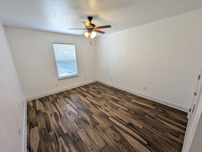 Building Photo - 2216 Chapparel St