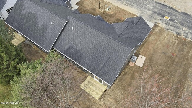 Building Photo - 2882 Lake Cir Dr