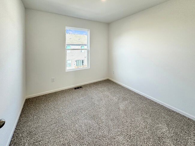 Building Photo - 2241 Sassafras Wy