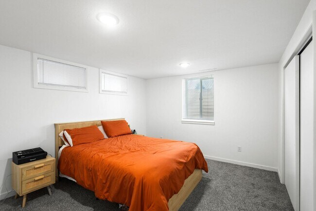 Building Photo - 204 Dove Ave