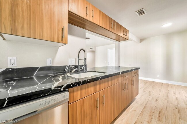 Building Photo - 1405 Vegas Valley Dr