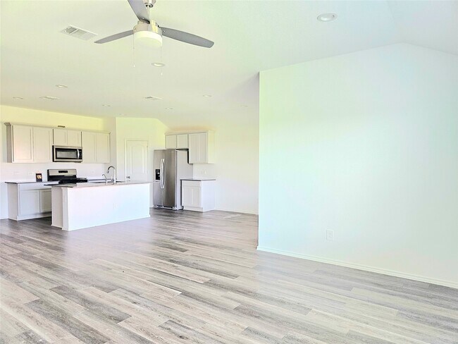 Building Photo - 5029 Almond Ter Dr