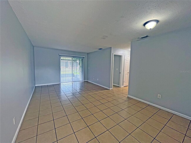 Building Photo - 9509 Fieldview Cir