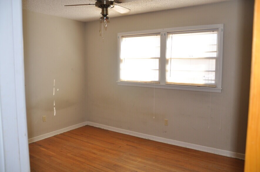 Bedroom - 2605 43rd St