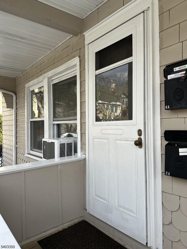 Building Photo - 39 N Mountain Ave