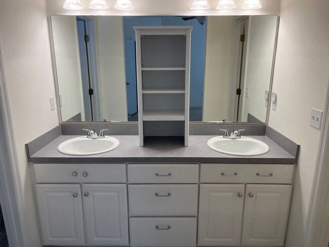 Building Photo - 3 BR 2 BA Home - Charleston Park In Fletcher's Mill