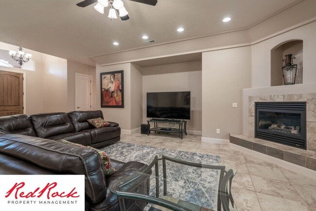 Building Photo - Minimally Furnished home in Little Valley!