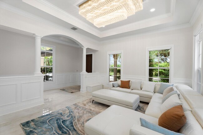 Building Photo - 112 Tulip Tree Ct
