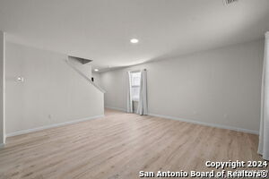 Building Photo - 12041 Silver Lgt