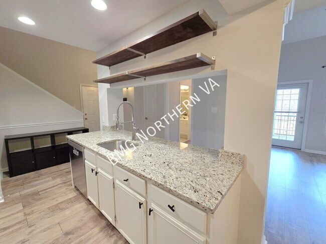 Building Photo - 46630 Drysdale Terrace