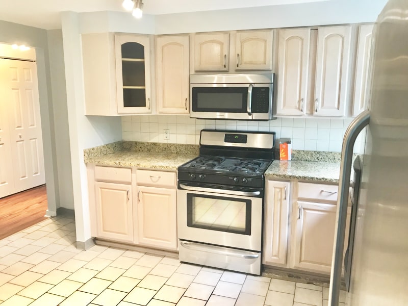 Building Photo - 140 Shepards Knoll Dr