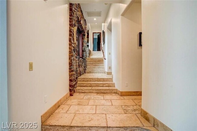 Building Photo - 1608 Liege Dr