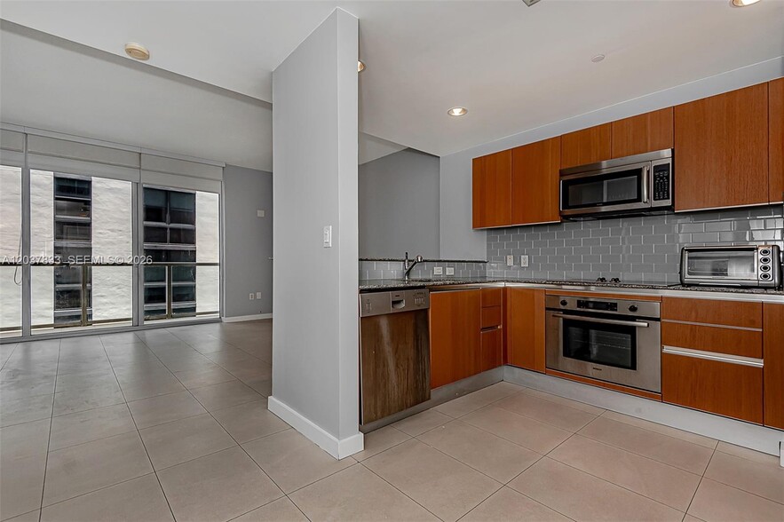 Building Photo - 1050 Brickell Ave