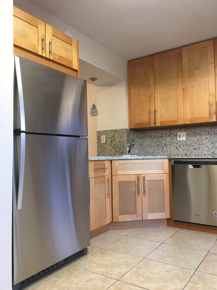 Building Photo - 7799 SW 102nd Ln