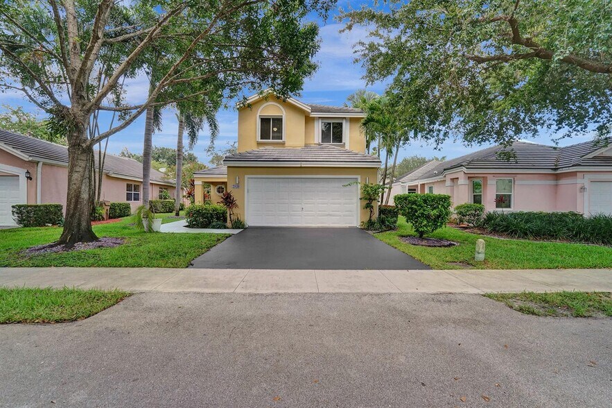 Building Photo - 2940 Myrtle Oak Cir